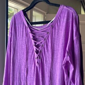 NWT - CALVIN KLEIN - Performance Top (L)